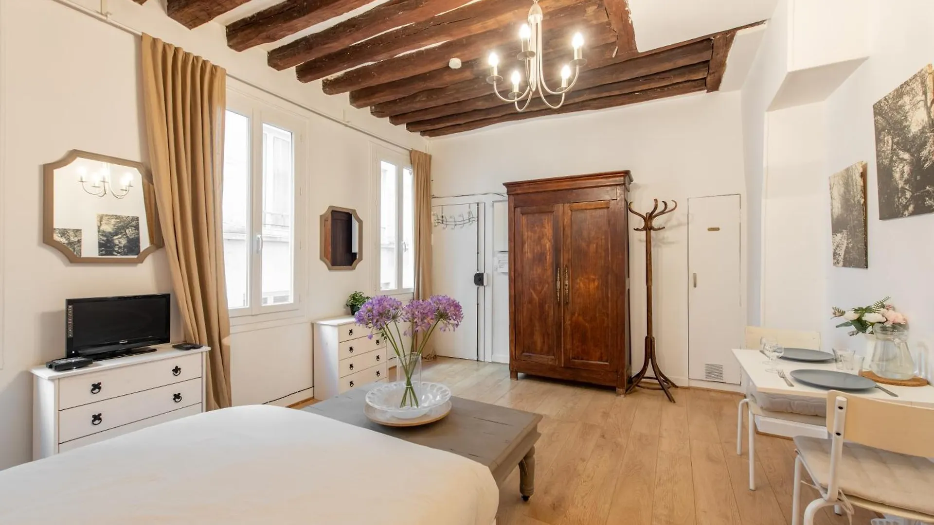 Geranimus Beauregard: Heart Of Paris Apartment 0*,  France
