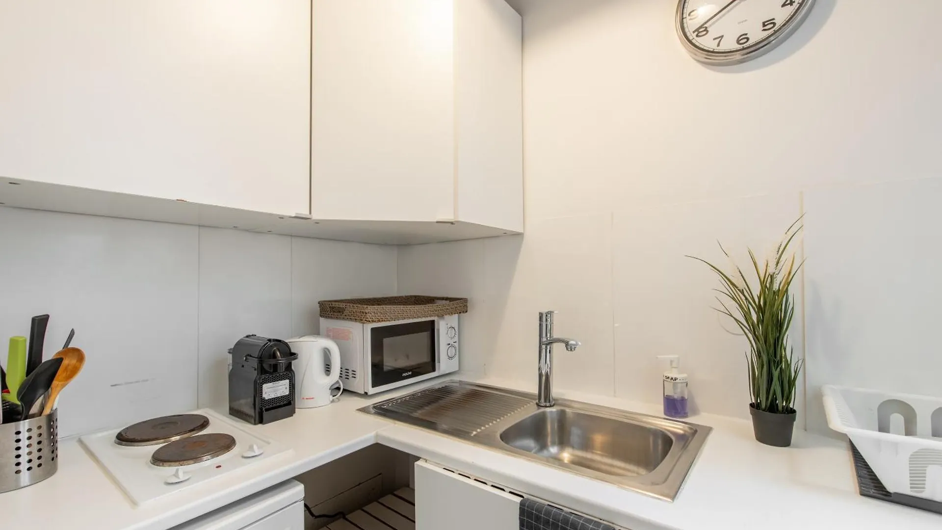 Geranimus Beauregard: Heart Of Paris Apartment