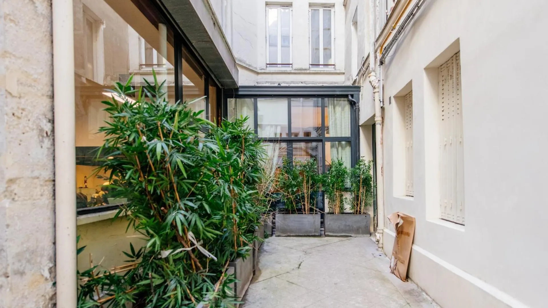 Geranimus Beauregard: Heart Of Paris Apartment